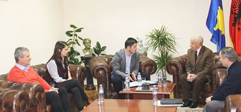 Kryetari i Komunës së Prizrenit, z. Ramadan Muja, ka pritur sot në takim përfaqësuesit e projektit “KEEN”