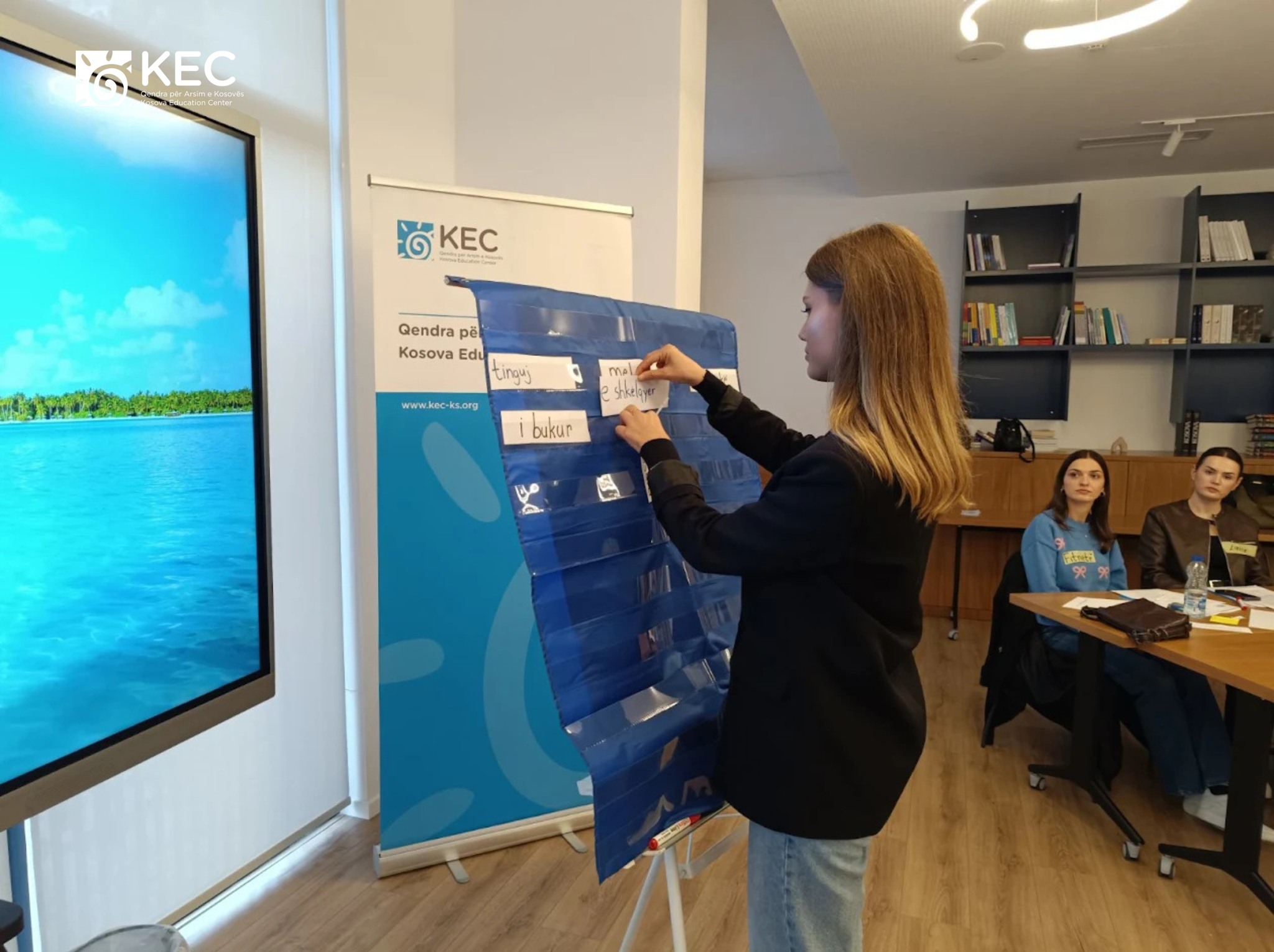 U mbajt trajnimi sipas programit “Zhvillimi i shkathtësive të leximit në klasat e hershme”