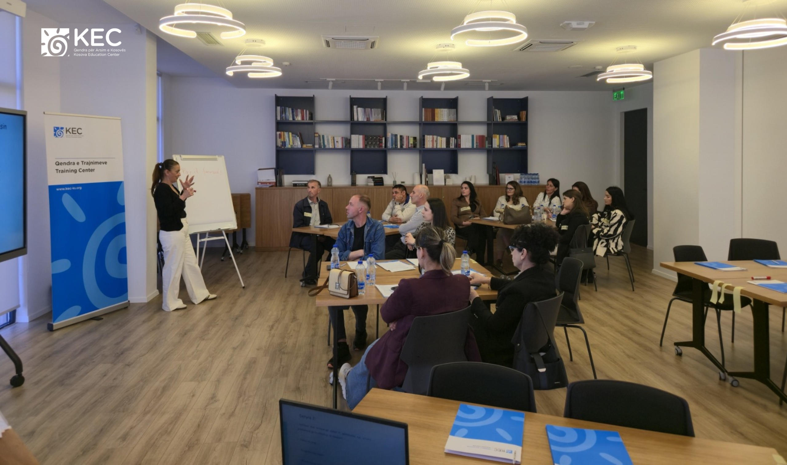 Tri programe të zhvillimit profesional të mësimdhënësve në fundjavë